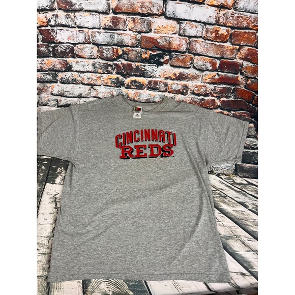 Fruit of the Loom Other - FOL Cincinnati Reds MLB Graphic T-Shirt Mens XL Heather Gray Vintage